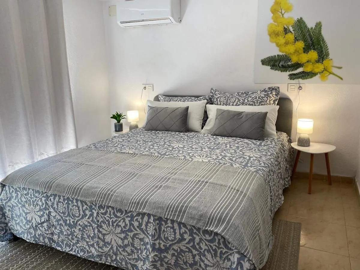 Holiday home Private Pool & Garden - Walk To Beach & Marbella