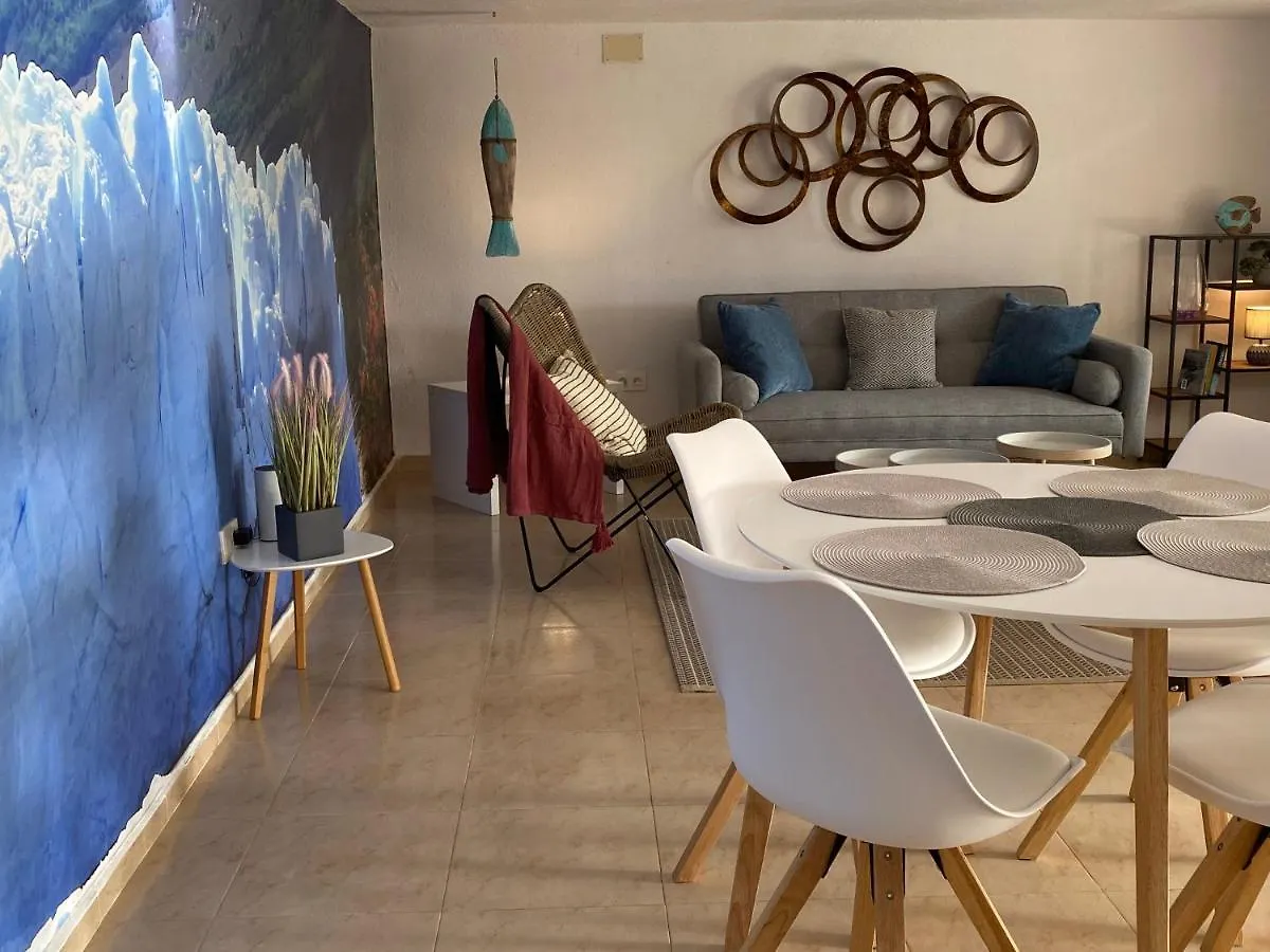 Holiday home Private Pool & Garden - Walk To Beach & Marbella