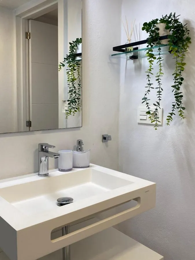 Private Pool & Garden - Walk To Beach & Marbella